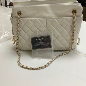 Chanel quilted white bag, excellent